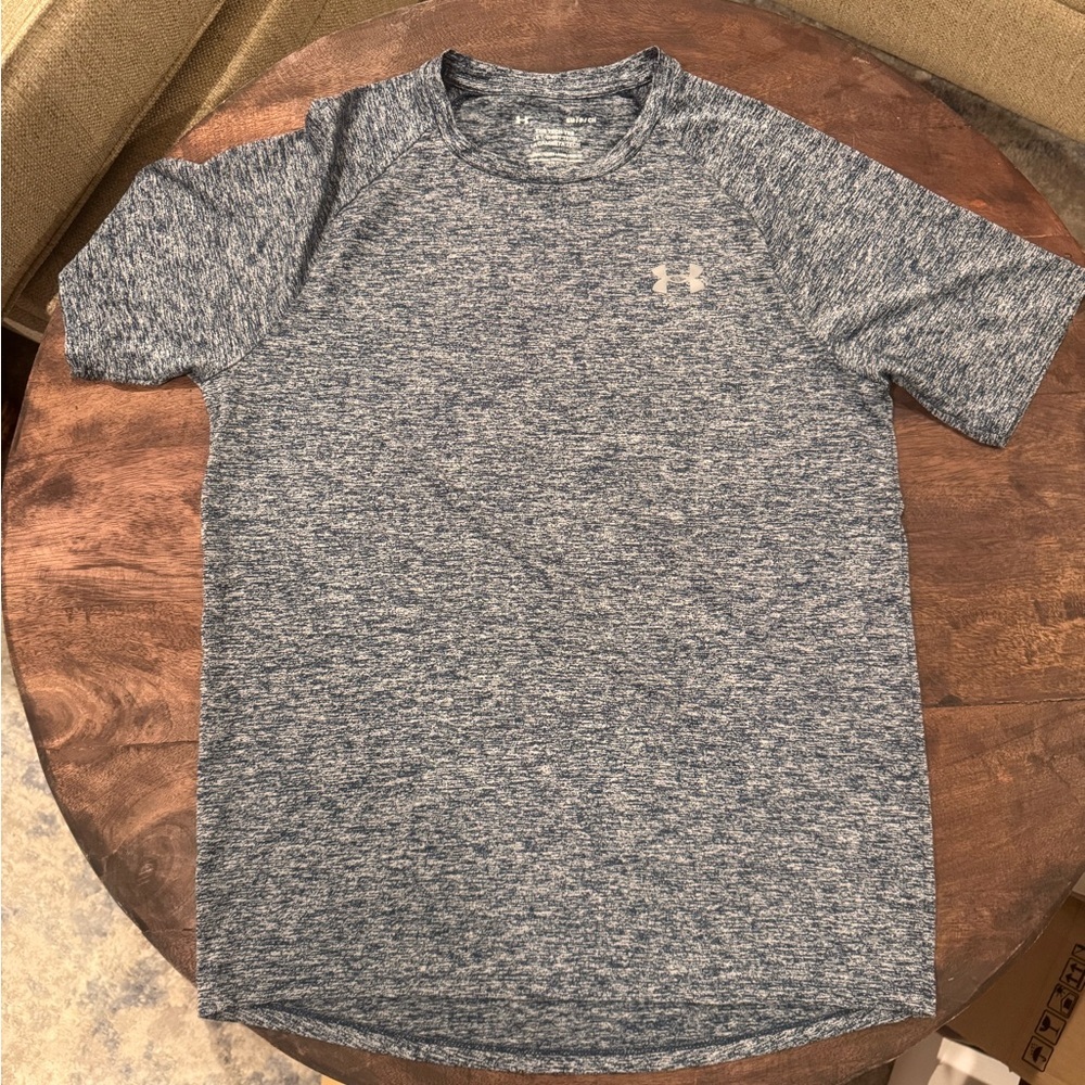 Men’s athletic Under Armour Blue Short Sleeve Tee Comfortable Casual Wear